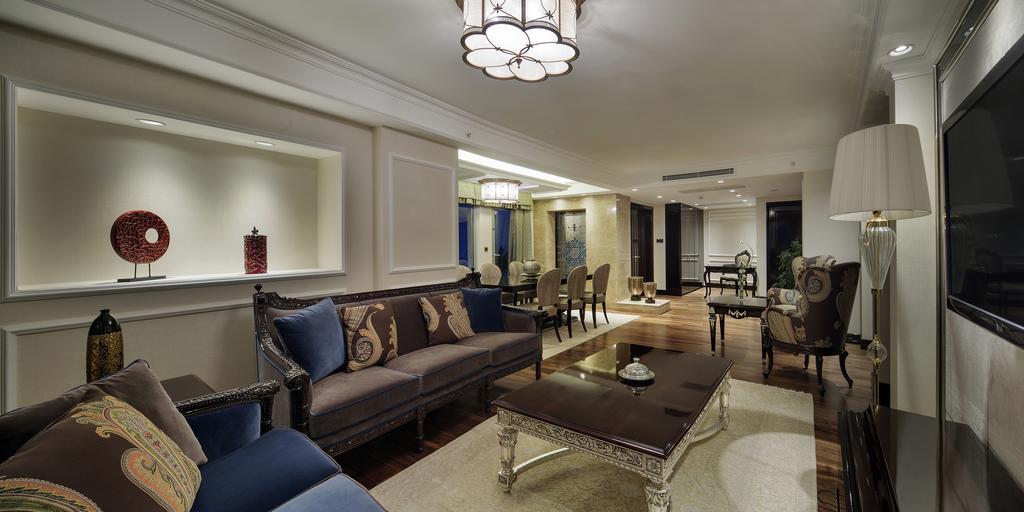 Wyndham Grand Hotel
