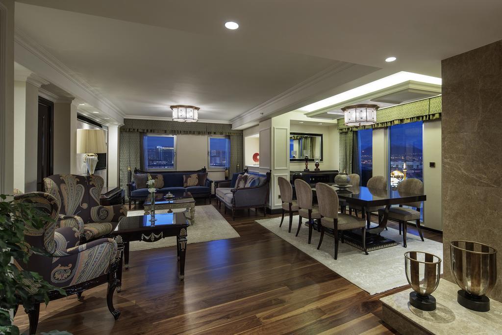 Wyndham Grand Hotel 5*